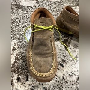 Boys Twisted X size 5.5